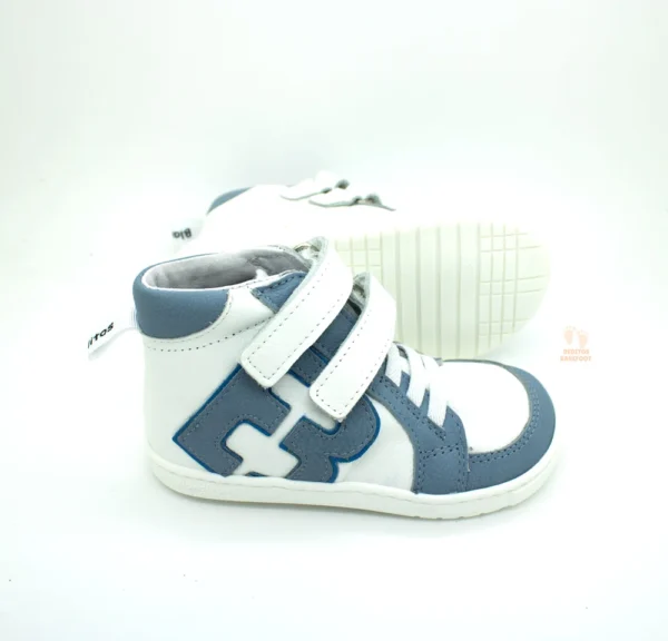 botines-minimalistas-blanditos-by-crios-gante-azul-blanco-497-15