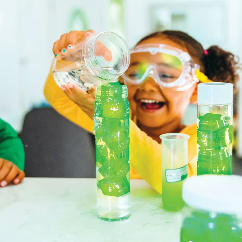 cubos-de-luz-sensoriales-pippa-verde-glo-pals-juguetes-led-agua-1.webp Glo Pals Cubos de Luz Sensoriales