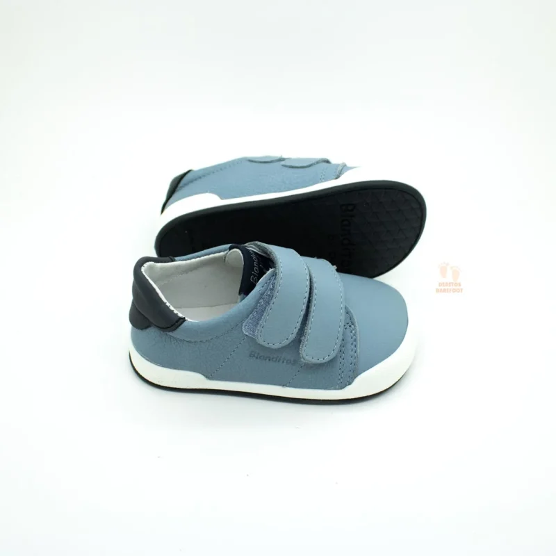 zapatos-infantiles-minimalista-blanditos-crios-londres-azul.webp Calzado Respetuoso Blanditos by Crio's LONDRES